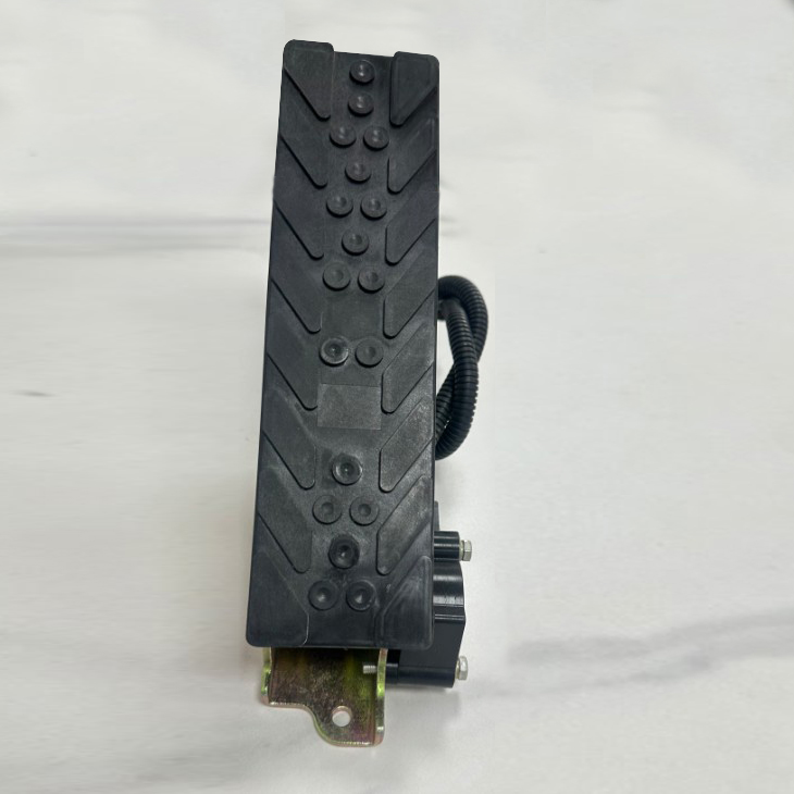 Electronic Accelerator Pedal for Construction Vehicles